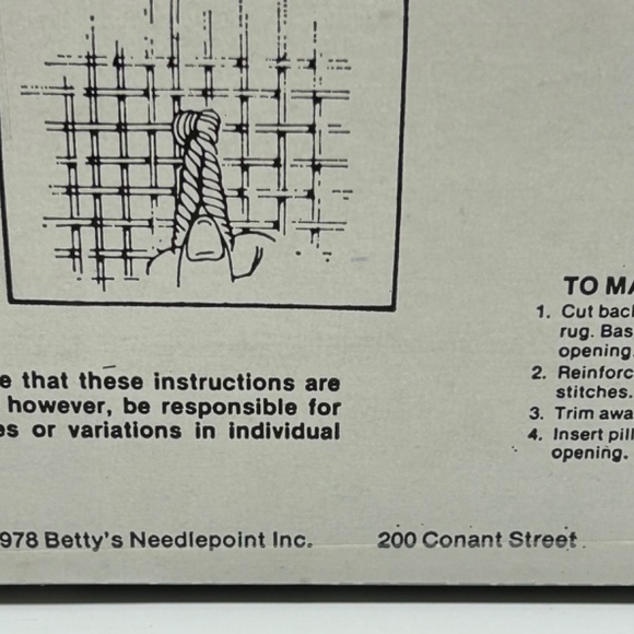 Vintage 1978 Betty's Christmas Latch Rug Hook Kit 603 Lamp Post New Sealed - Picture 4 of 5